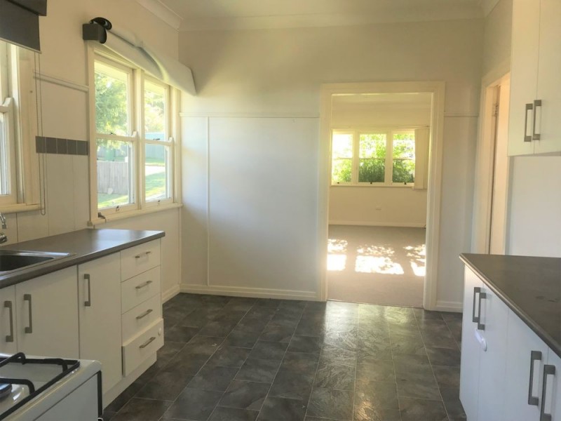 12 Hillside Street, Newtown QLD 4350