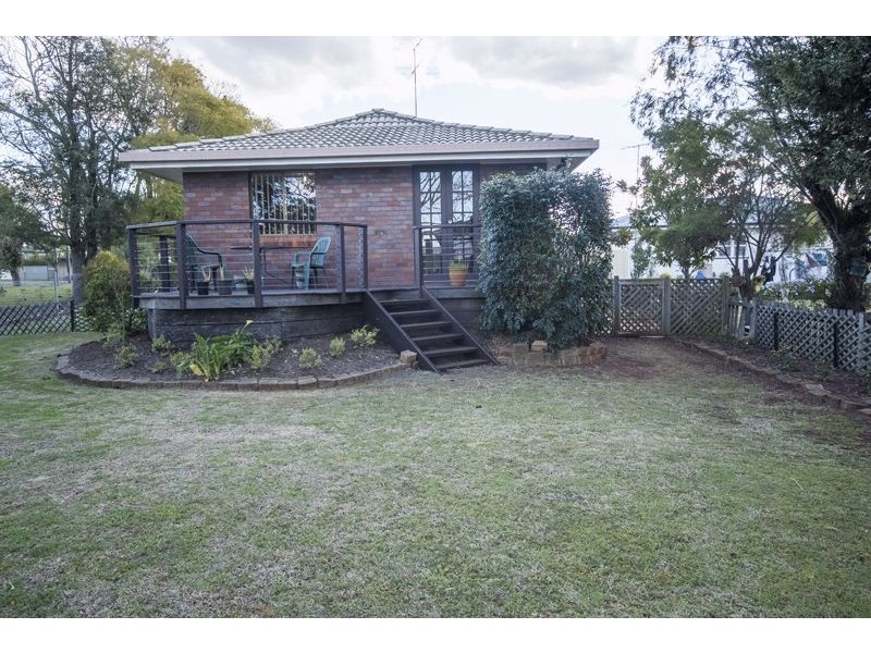 2/4 Burton Street, Harristown QLD 4350