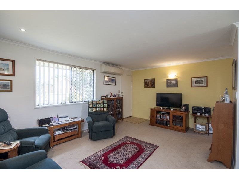 2/4 Burton Street, Harristown QLD 4350