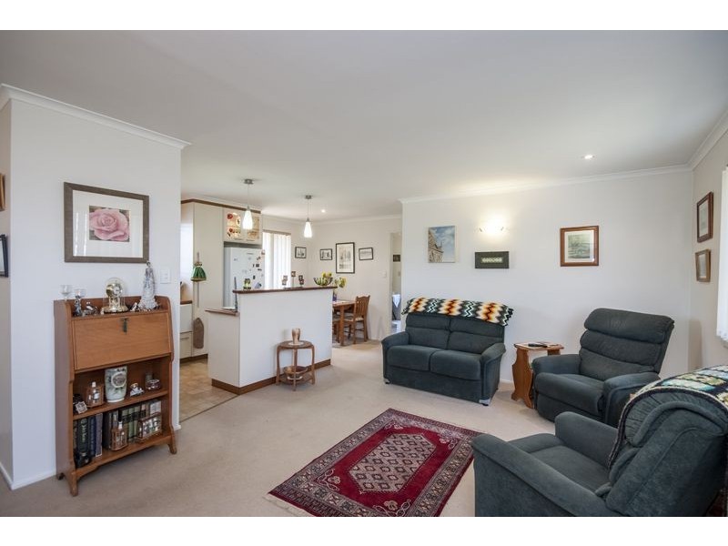 2/4 Burton Street, Harristown QLD 4350