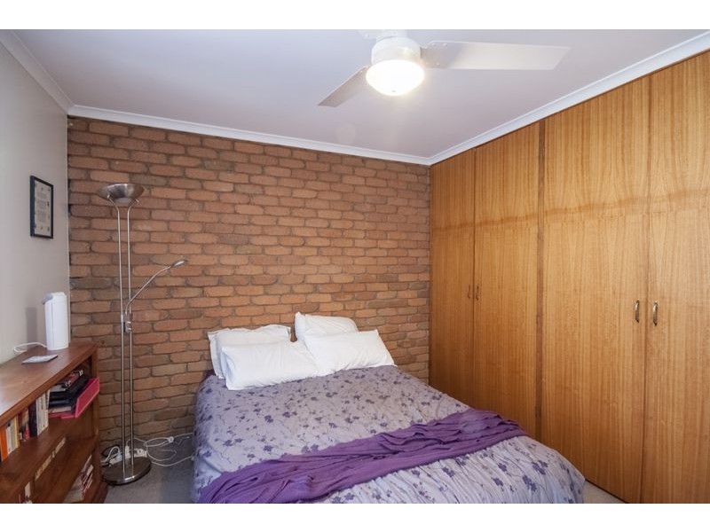 2/4 Burton Street, Harristown QLD 4350