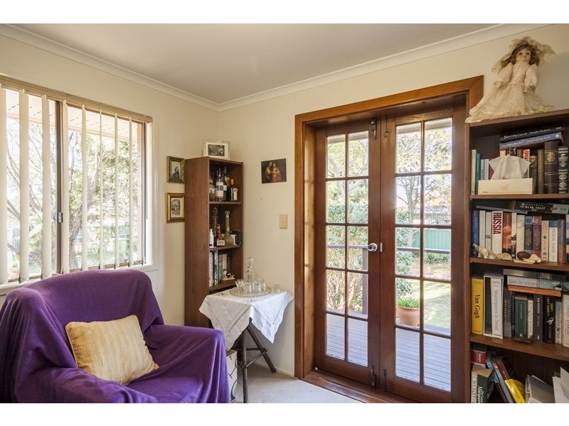 2/4 Burton Street, Harristown QLD 4350