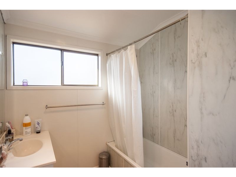 2/4 Burton Street, Harristown QLD 4350