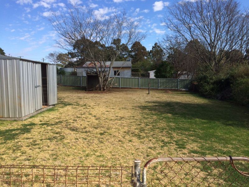 57 Hillview Avenue, Newtown QLD 4350