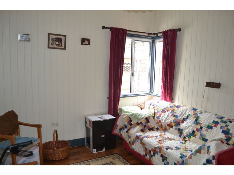 60 Taylor Street, Newtown QLD 4350