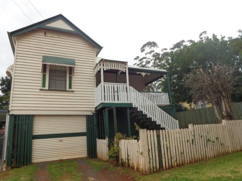 3 Chamberlain Street, North Toowoomba QLD 4350