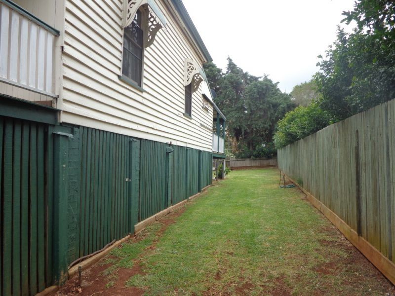 3 Chamberlain Street, North Toowoomba QLD 4350