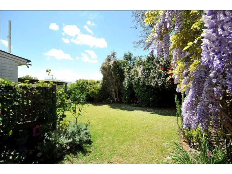 96 Holberton Street, Newtown QLD 4350