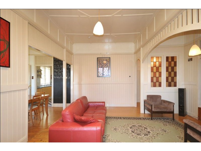 96 Holberton Street, Newtown QLD 4350