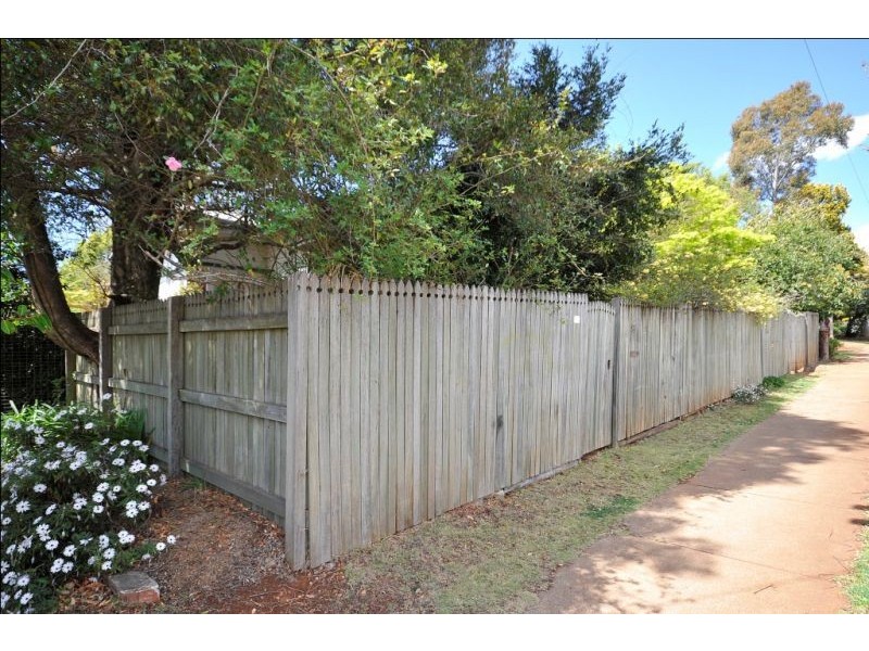 96 Holberton Street, Newtown QLD 4350