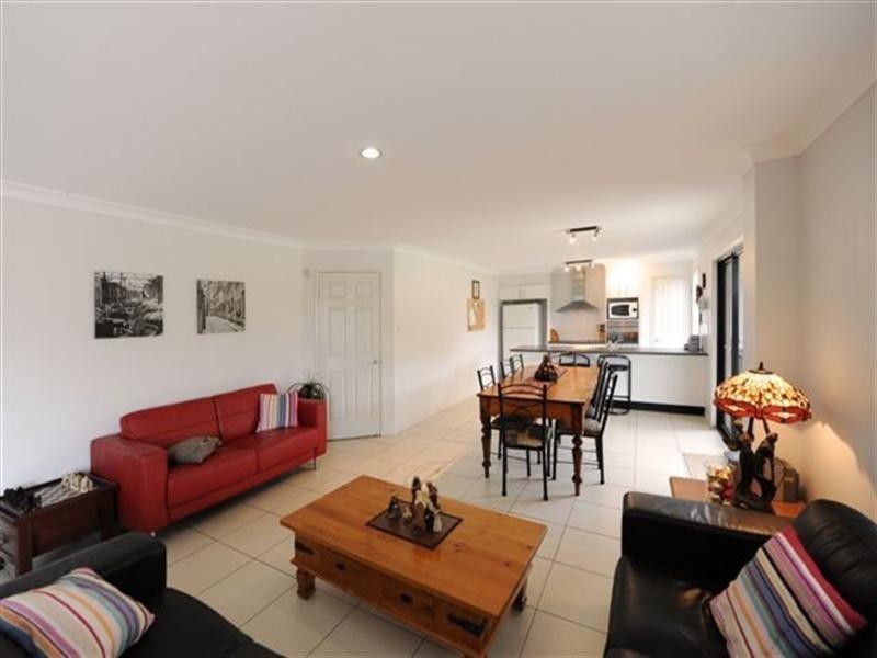 4 Winning Street, Glenvale QLD 4350