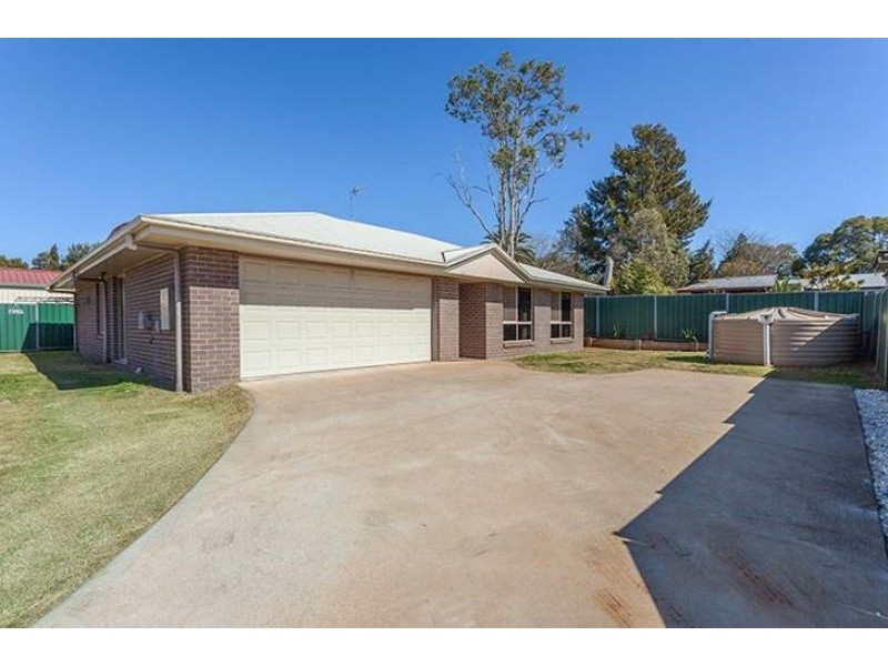 166d South Street, Centenary Heights QLD 4350