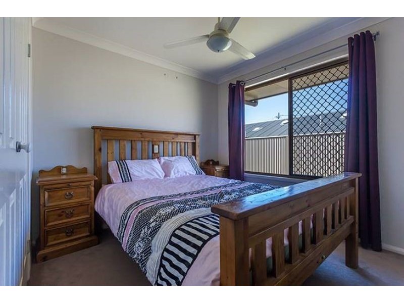 166d South Street, Centenary Heights QLD 4350
