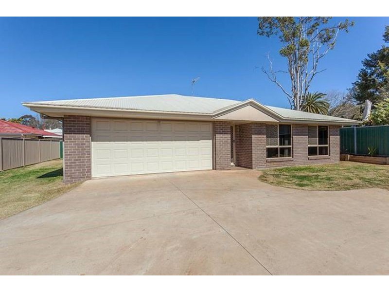 166d South Street, Centenary Heights QLD 4350