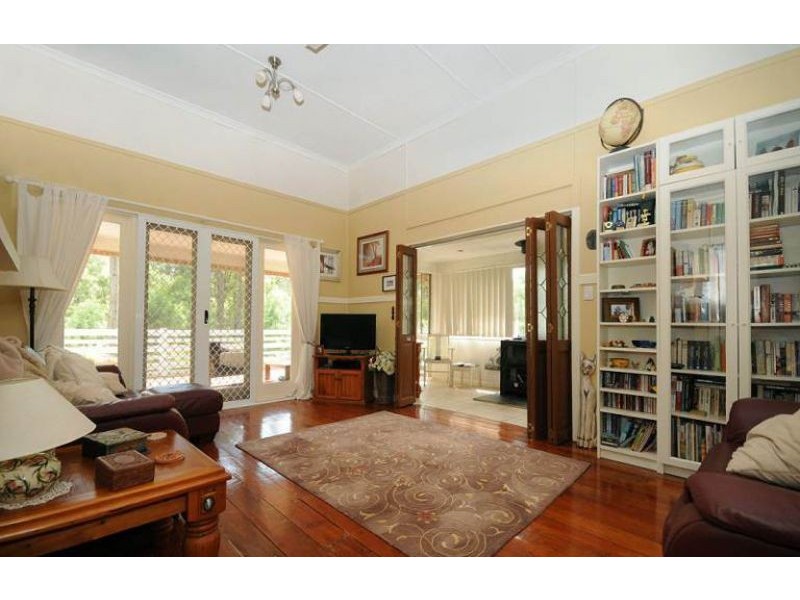 111 Hampton Road, Hampton QLD 4352