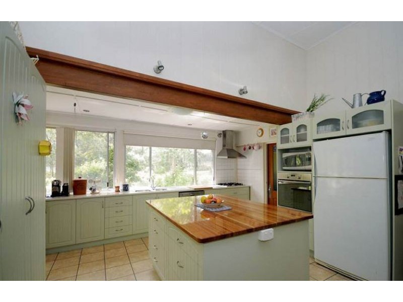 111 Hampton Road, Hampton QLD 4352