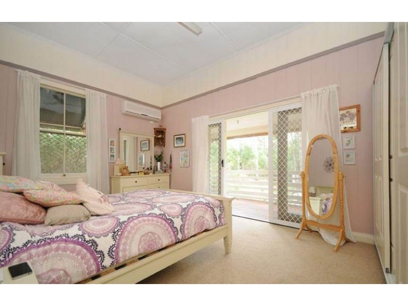 111 Hampton Road, Hampton QLD 4352