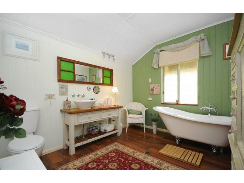 111 Hampton Road, Hampton QLD 4352