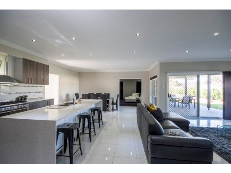 24 Murray Street, Southbrook QLD 4363