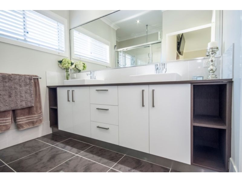 24 Murray Street, Southbrook QLD 4363