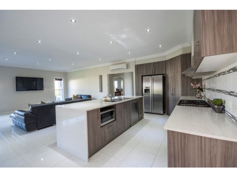 24 Murray Street, Southbrook QLD 4363