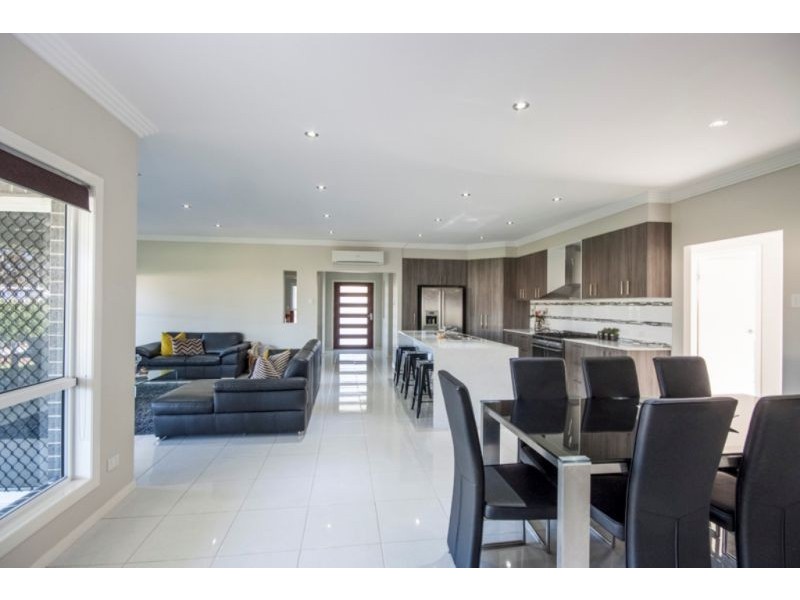 24 Murray Street, Southbrook QLD 4363