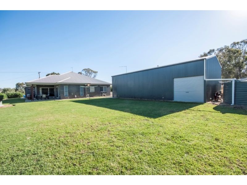24 Murray Street, Southbrook QLD 4363