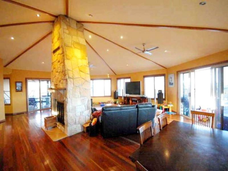 62 Skyline Drive, Blue Mountain Heights QLD 4350