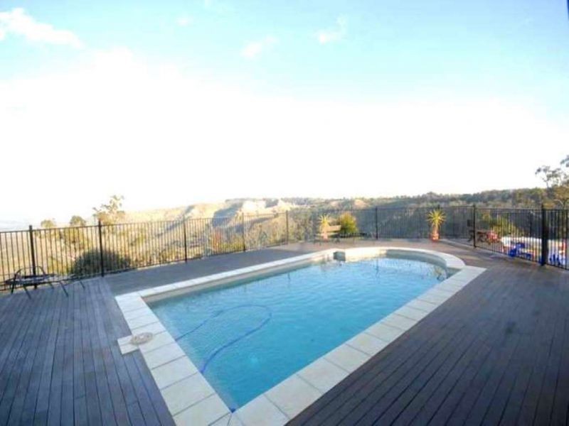 62 Skyline Drive, Blue Mountain Heights QLD 4350