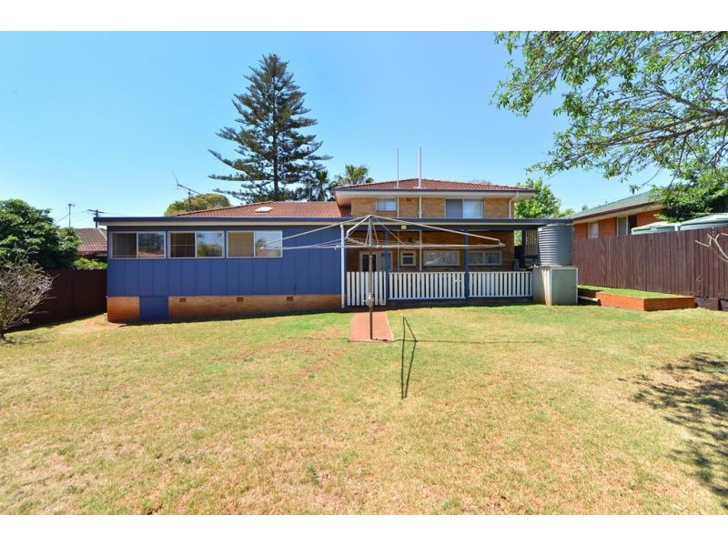 7 Kettle Street, Rockville QLD 4350