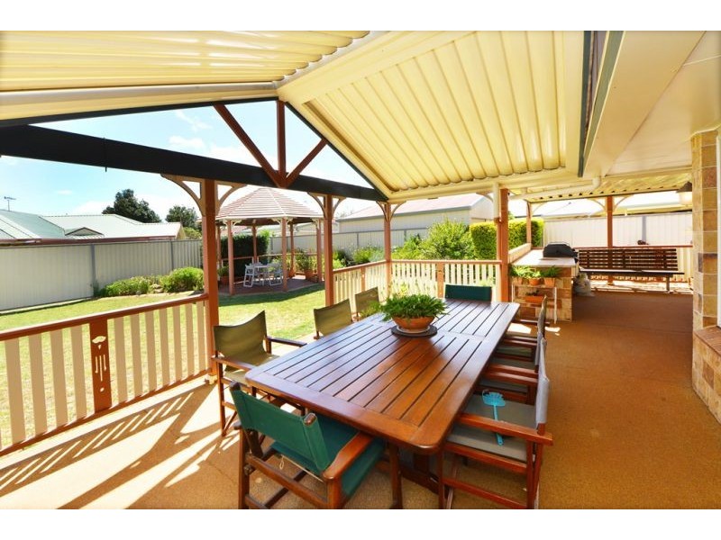217 Nelson Street, Kearneys Spring QLD 4350