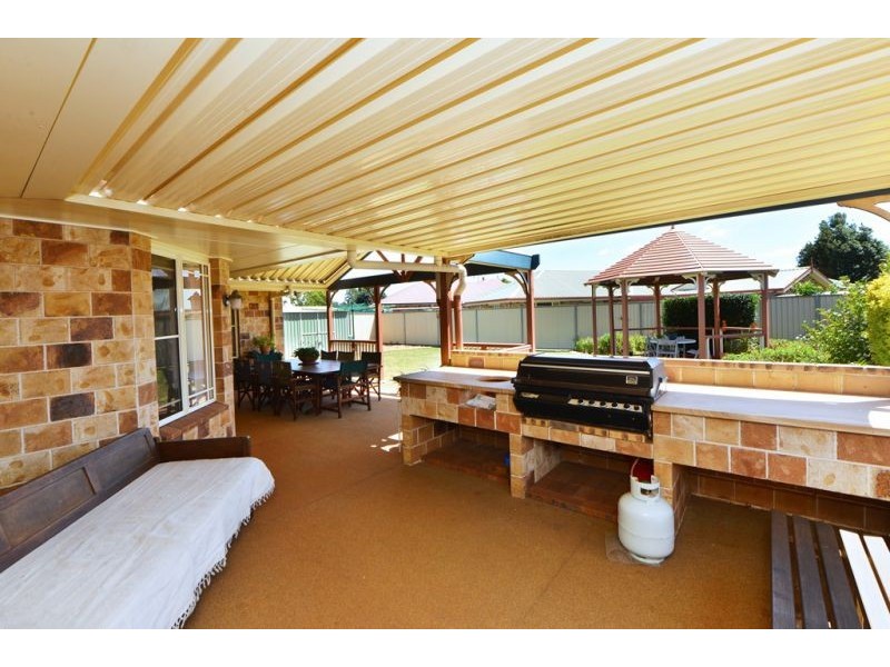 217 Nelson Street, Kearneys Spring QLD 4350