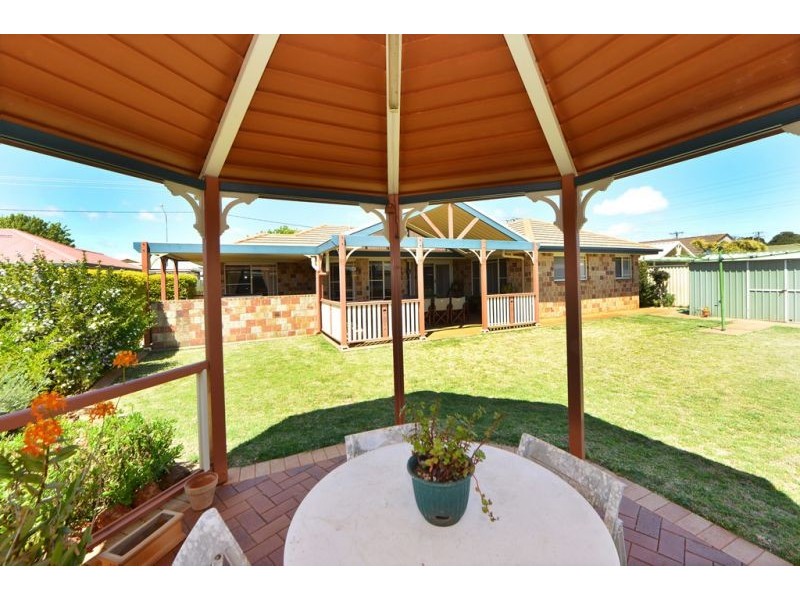 217 Nelson Street, Kearneys Spring QLD 4350