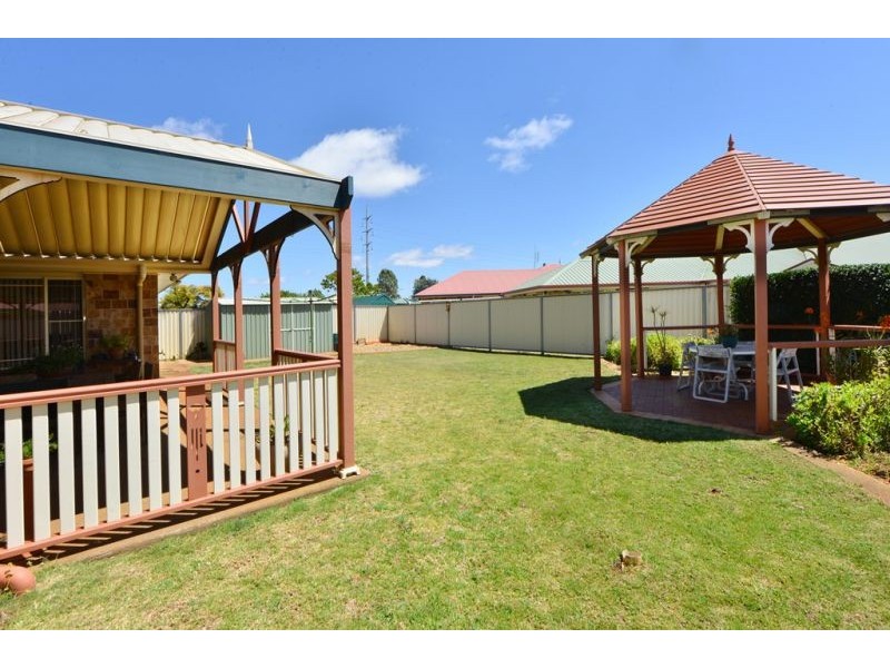 217 Nelson Street, Kearneys Spring QLD 4350