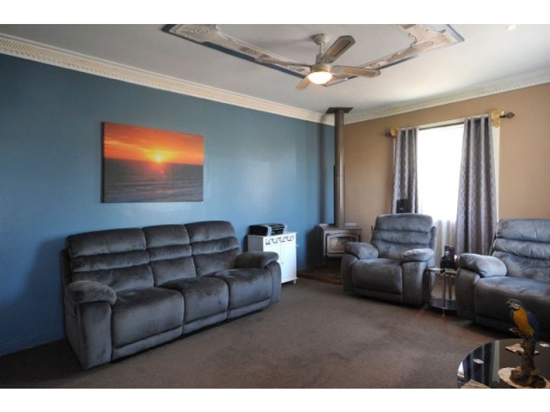 23 Monash Street, Newtown QLD 4350