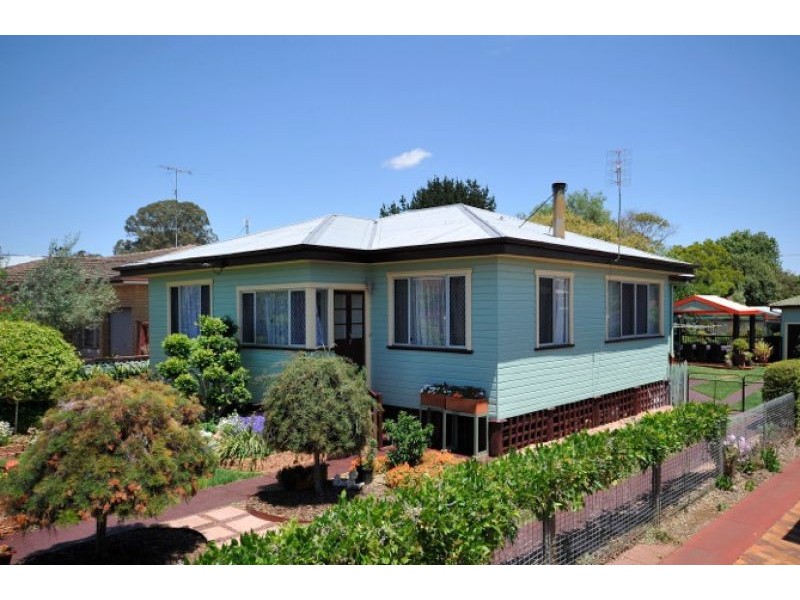 23 Monash Street, Newtown QLD 4350