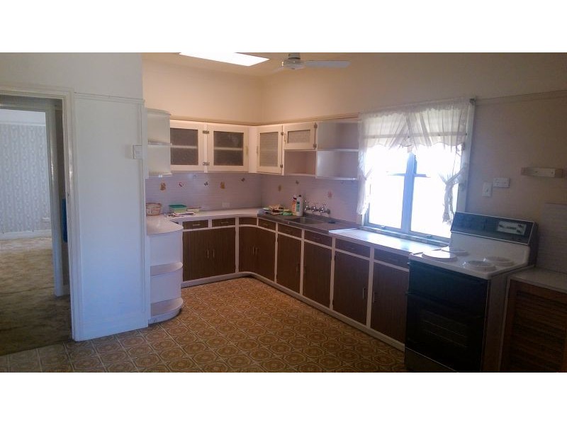 100 Water Street, South Toowoomba QLD 4350