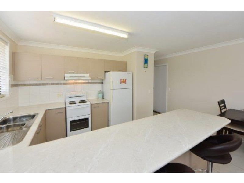 2/15 Sapphire Court, Kearneys Spring QLD 4350