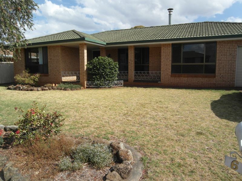 6 Jondaryan Street, Newtown QLD 4350