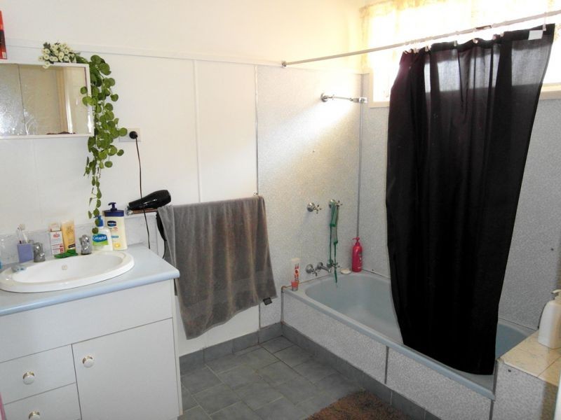 50 Debra Street, Centenary Heights QLD 4350