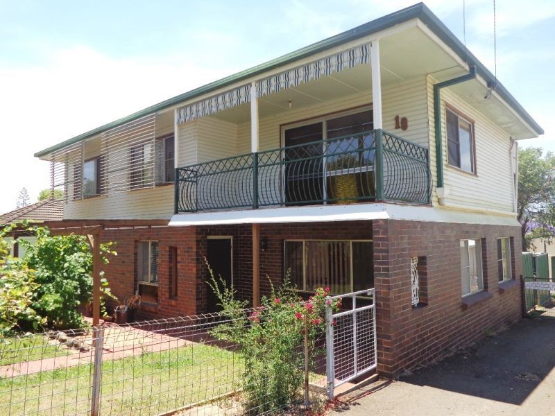 10 Hillside Street, Newtown QLD 4350