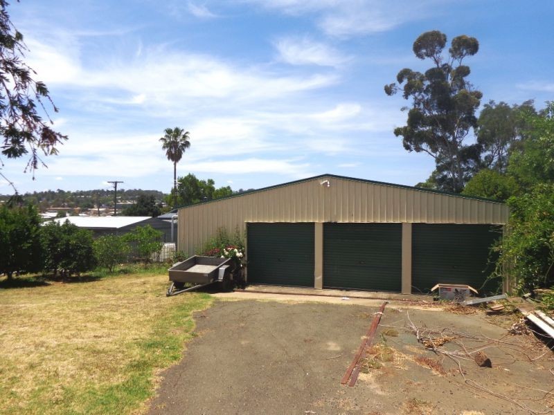 10 Hillside Street, Newtown QLD 4350