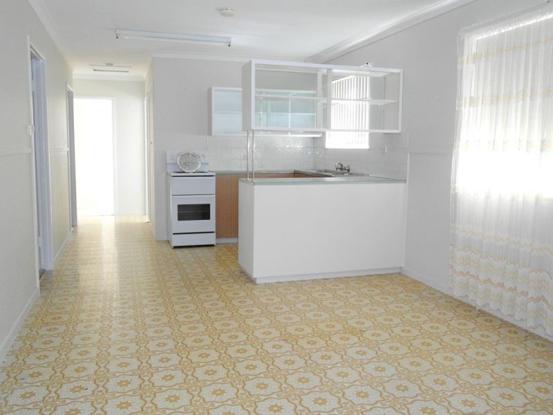 8 Cloake Street, Rockville QLD 4350