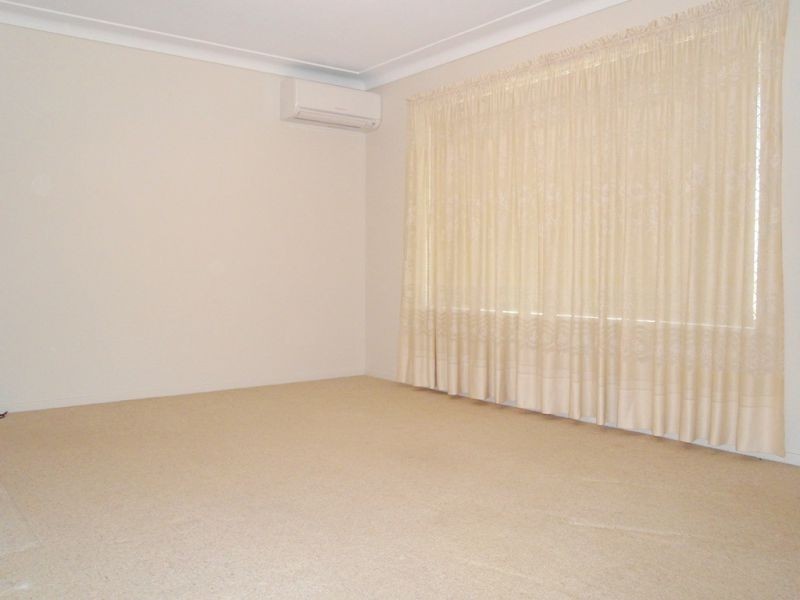 8 Cloake Street, Rockville QLD 4350