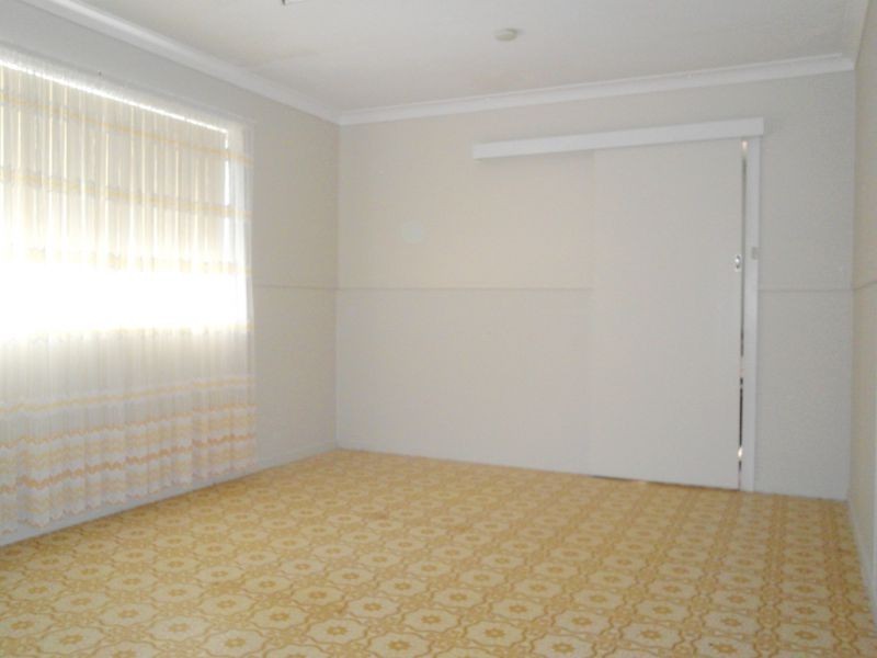 8 Cloake Street, Rockville QLD 4350