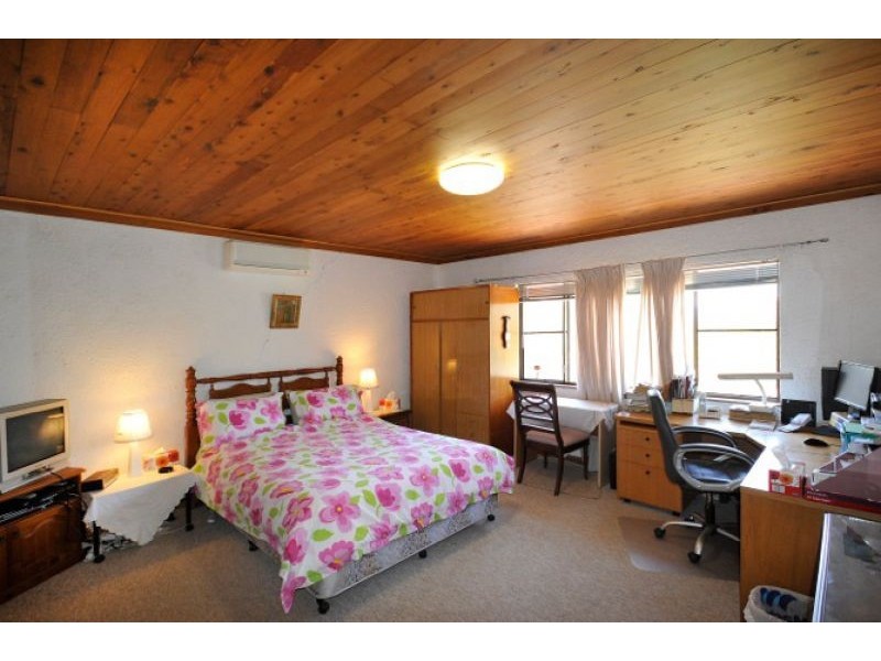 32 Meadows Road, Withcott QLD 4352