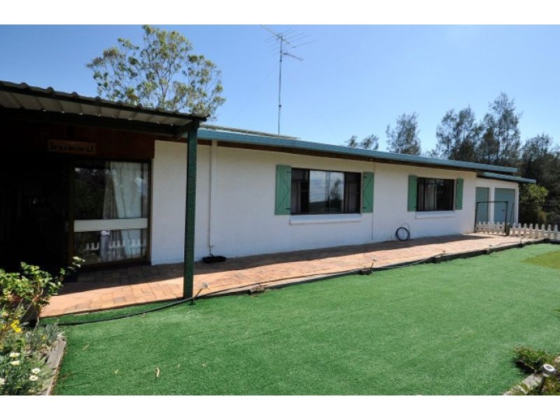 32 Meadows Road, Withcott QLD 4352