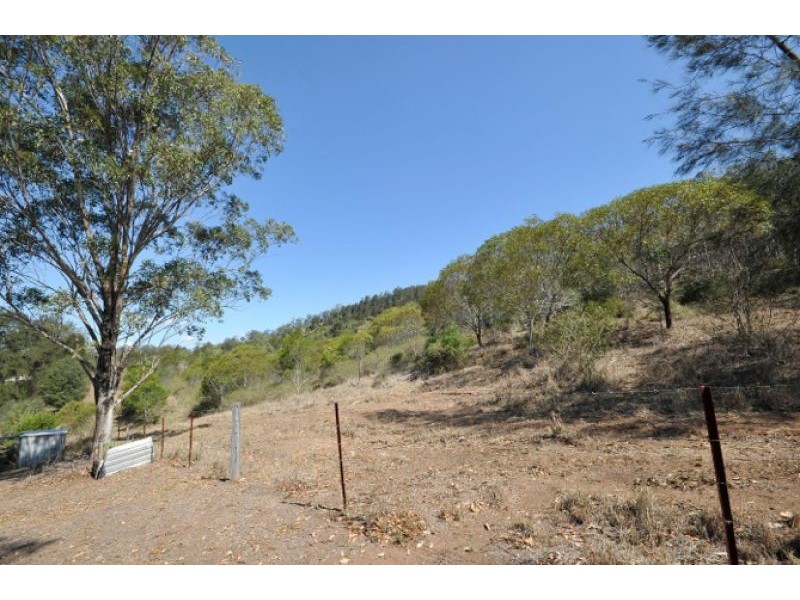 32 Meadows Road, Withcott QLD 4352