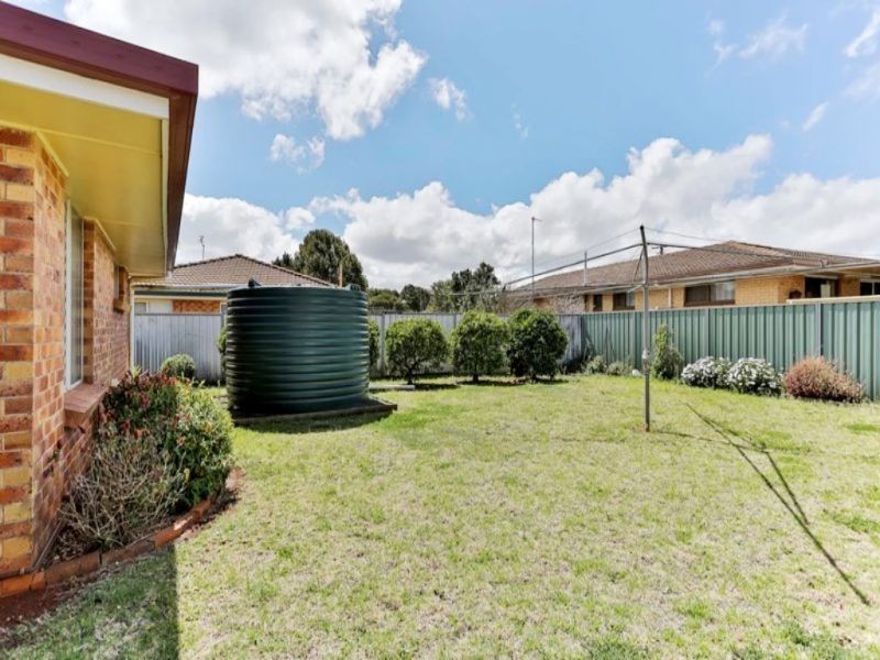 16 Bennett Street, Wilsonton QLD 4350