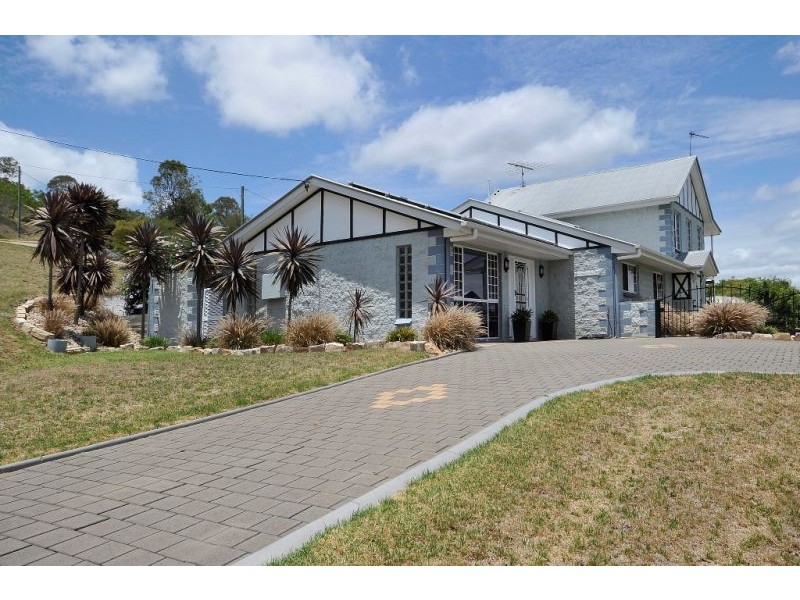 5 Hillview Court, Top Camp QLD 4350